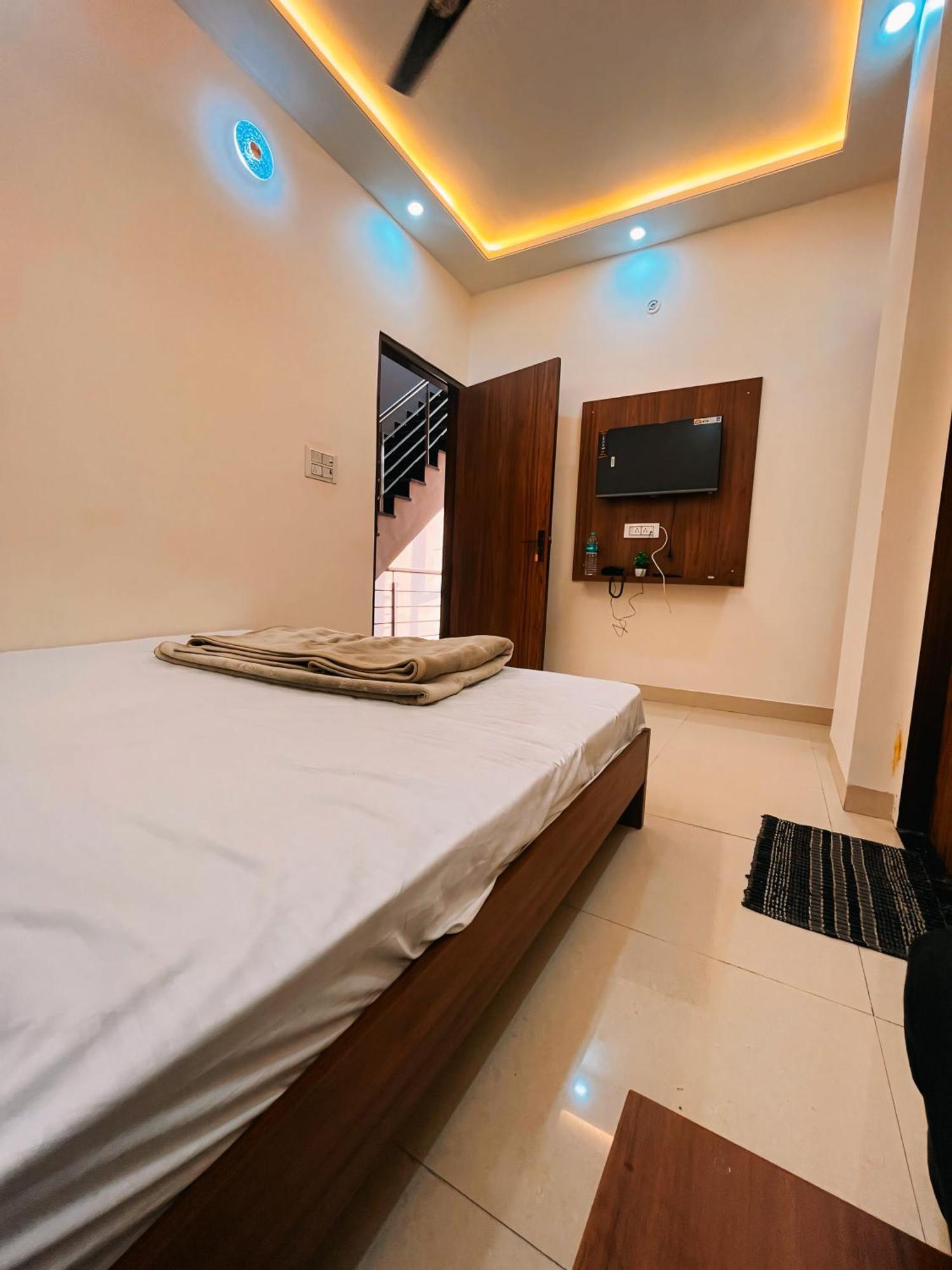 Hotel Pooja Τζαϊπούρ Εξωτερικό φωτογραφία